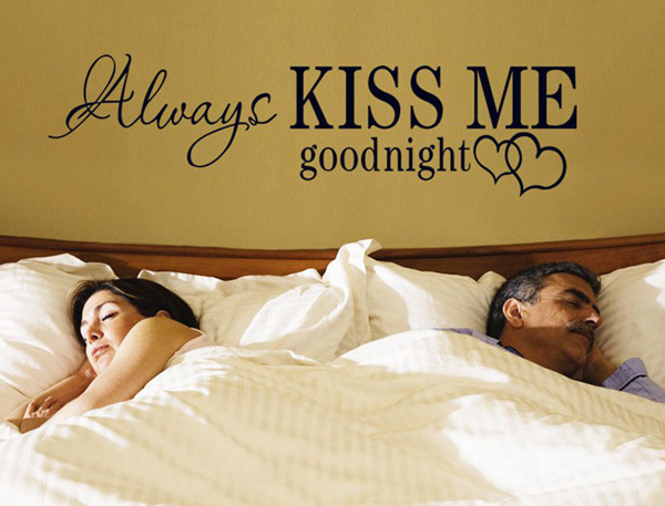 Decal Trang Trí Chữ Tiếng Anh Always Kiss Me Goodnight