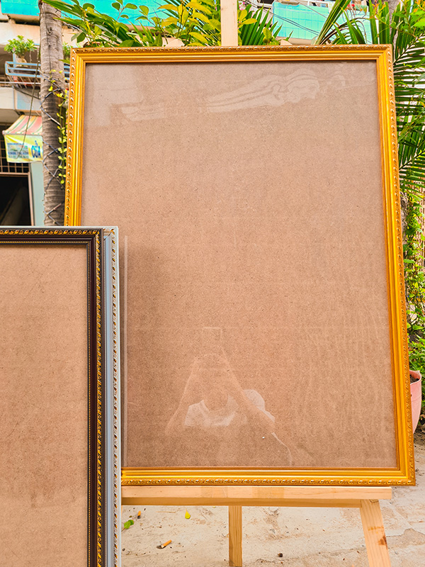 Khung Ảnh 60x80cm - Khung Bằng Khen Composite, Mặt Mica Treo Tường Viền Vàng Cổ Điển