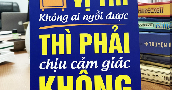 Tranh Để Bàn Muốn Ngồi Vị Trí Không Ai Ngồi Được Thì Phải Chịu Cảm Giác Không Ai Chịu Được