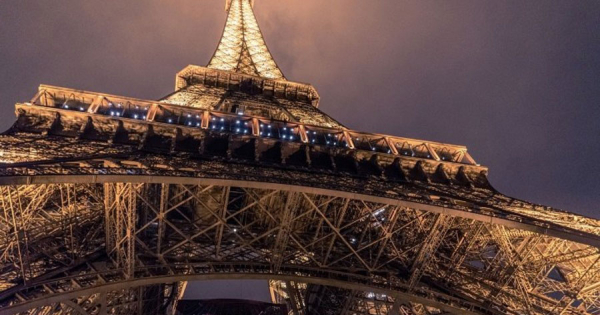 Tranh Dán Tường Tháp Eiffel Ở Thành Phố Paris