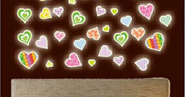 Decal Trang Trí Trái Tim Dạ Quang