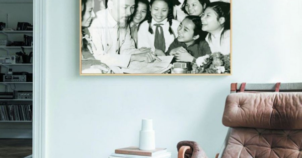 Tranh Treo Tường Bác Hồ Màu Trắng Đen