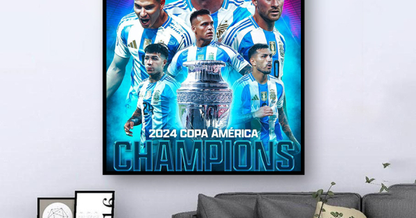 Tranh Treo Tường Bóng Đá Messi - Argentina Vô Địch Copa America 2024 (3 Mẫu)